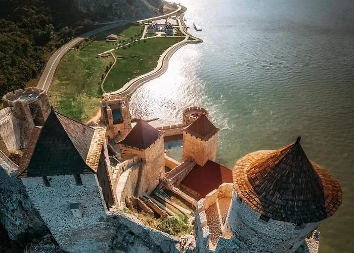 Nina 公寓 哥鲁拜克